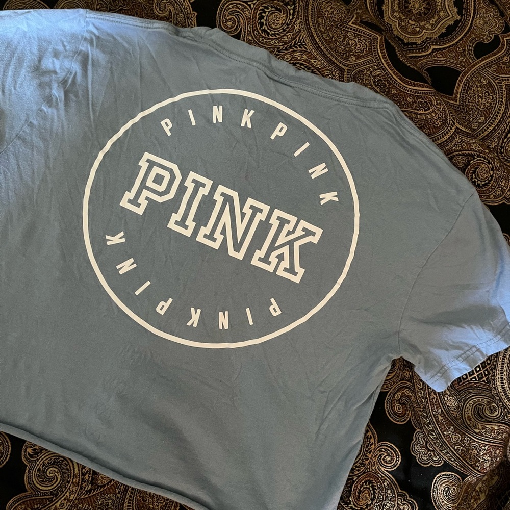 Victoria’s Secret PINK crop tee. M